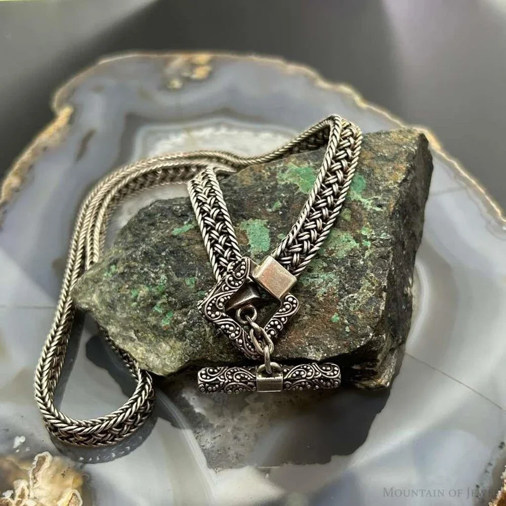 Vintage Silver Woven Chain Decorated Toggle Clasp 17